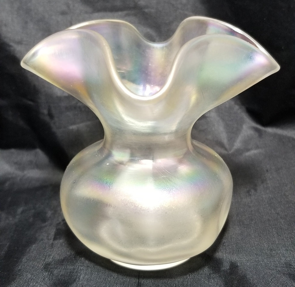 Steuben Verre De Soie Glass Vase Ruffled Top Frederick Carder Art Deco Era Form 369
