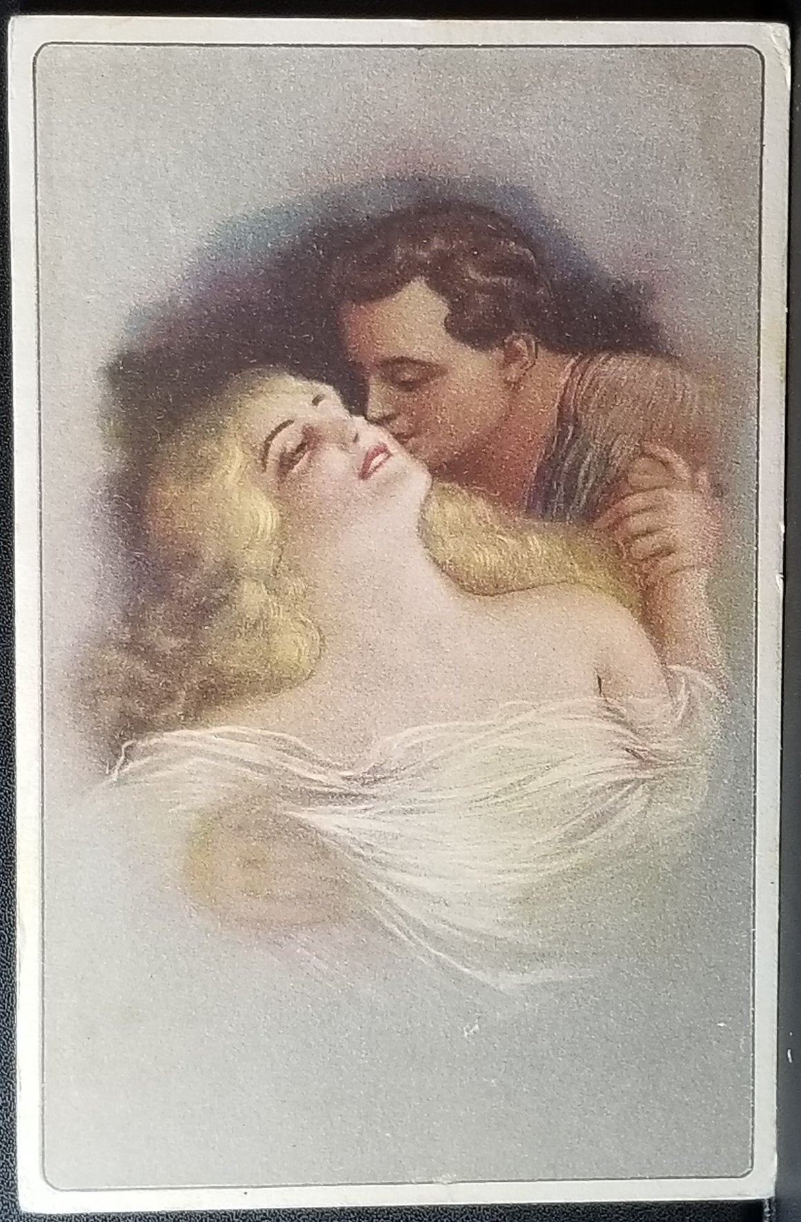 Art Nouveau Postcard Artist Guerzoni Romantic Couple Italian Card Unused
