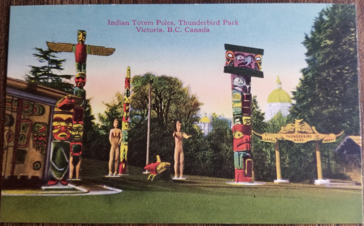 Vintage Linen Native American Totem Poles Thunderbird Park Victoria British Columbia Canada