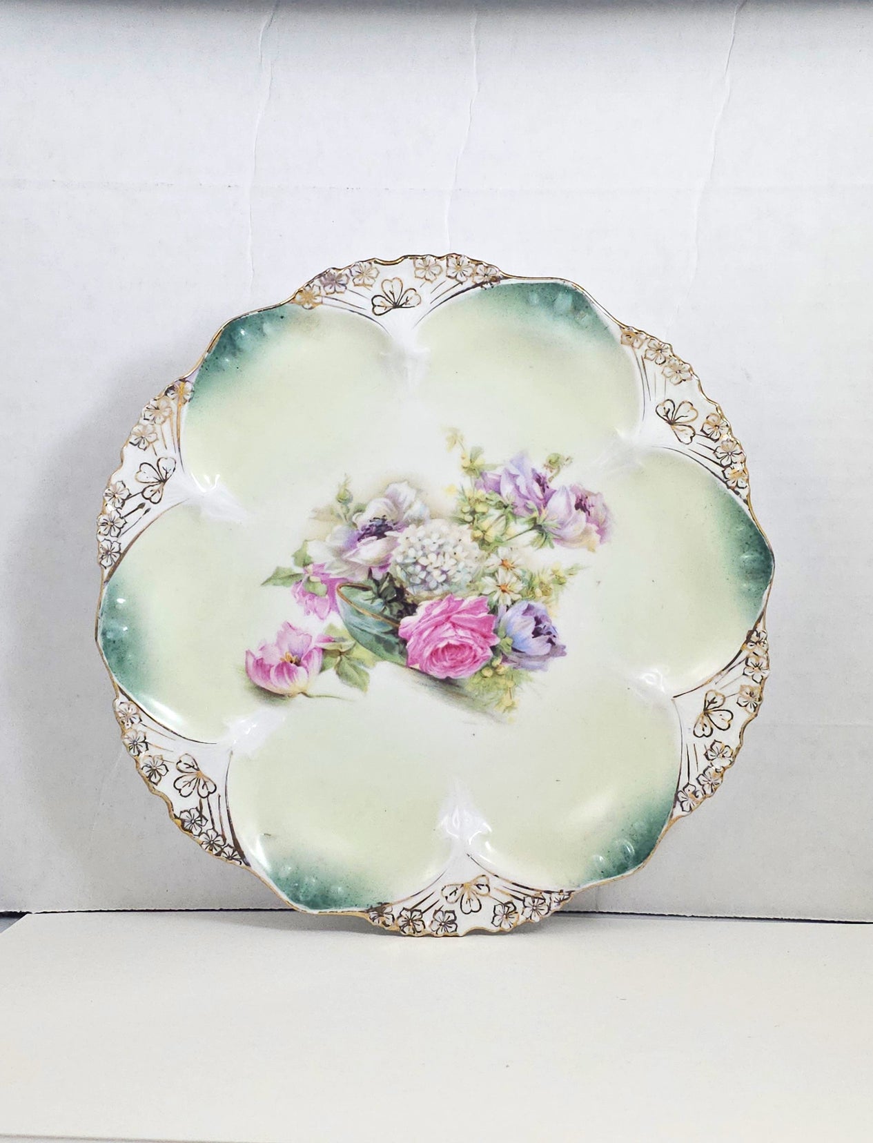 Prussia Porcelain Plate Clover Mold 82 Roses Snowball FD31a Pattern