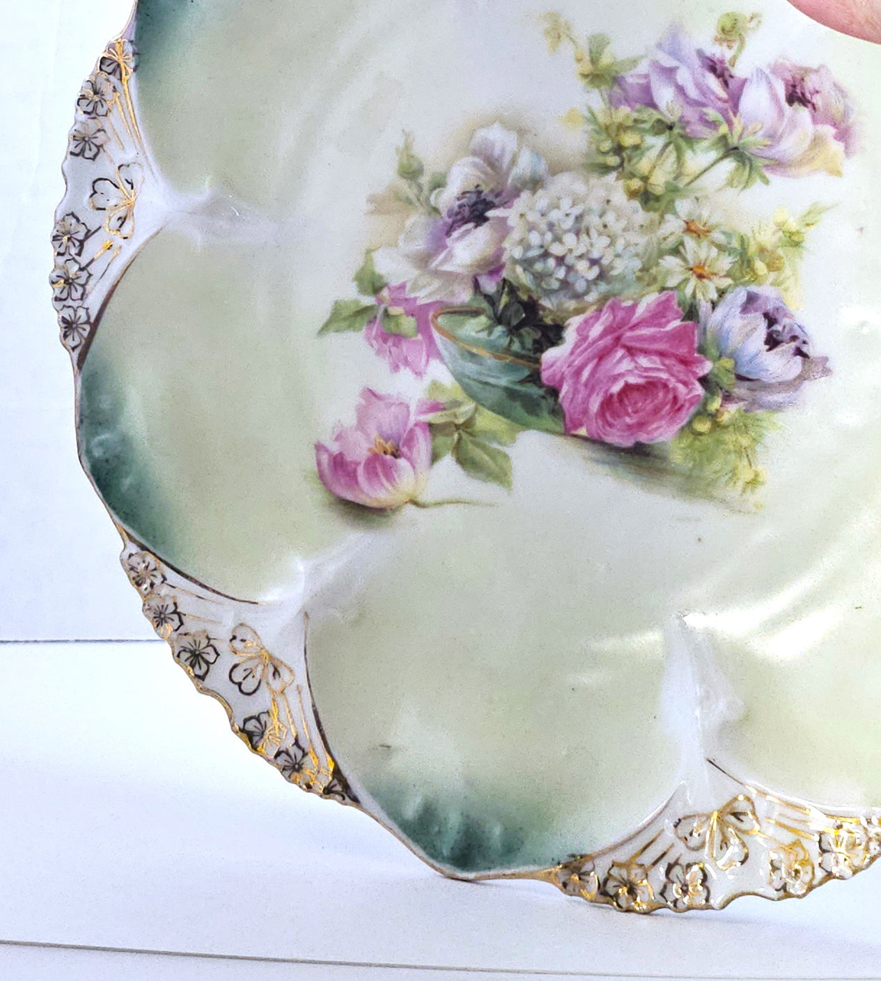 Prussia Porcelain Plate Clover Mold 82 Roses Snowball FD31a Pattern