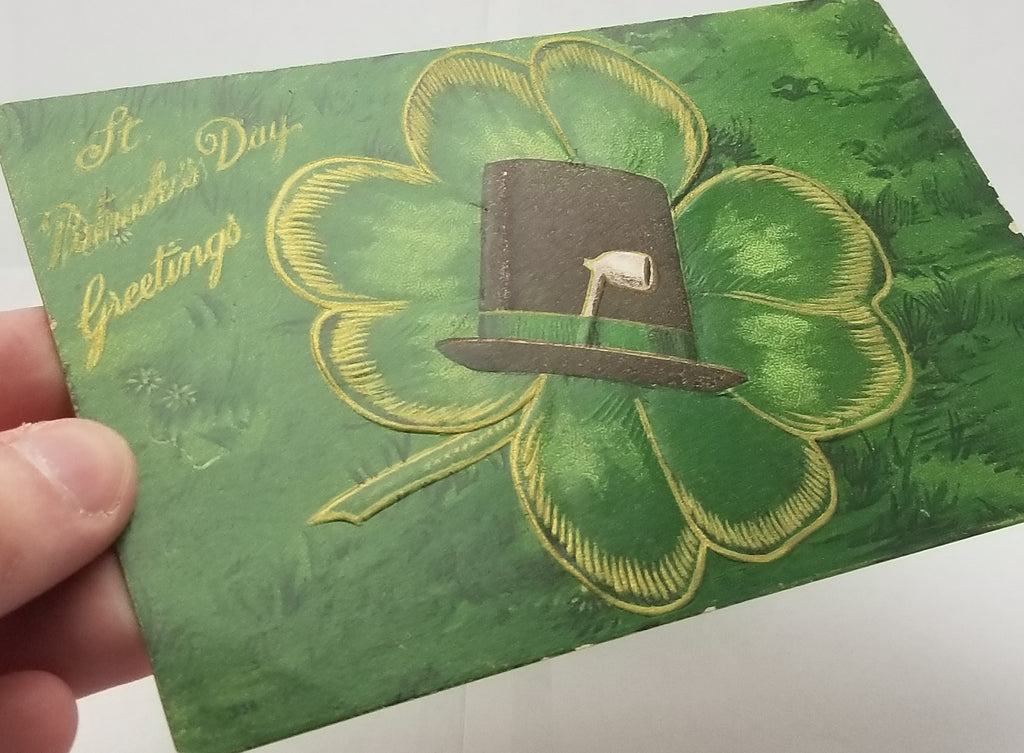 Saint Patrick's Day Postcard, Irish Themed Card, St Patrick Green Background Gold Highlights Top Hat with Pipe