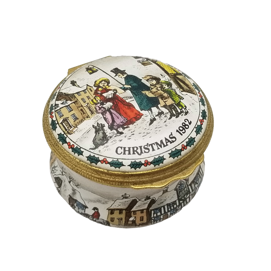 Vintage 1982 Halcyon Days Enamel Painted Trinket Box Christmas Keepsake The Carol Singers Bilston Battersea Revival Boxes