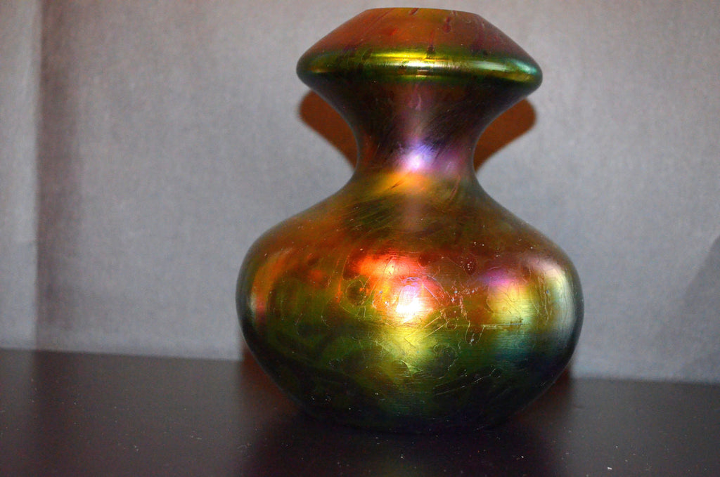 Kralik Austrian Art Glass Vase Purple Glatt Mica Inclusions Gourd Shape 6.5" Tall