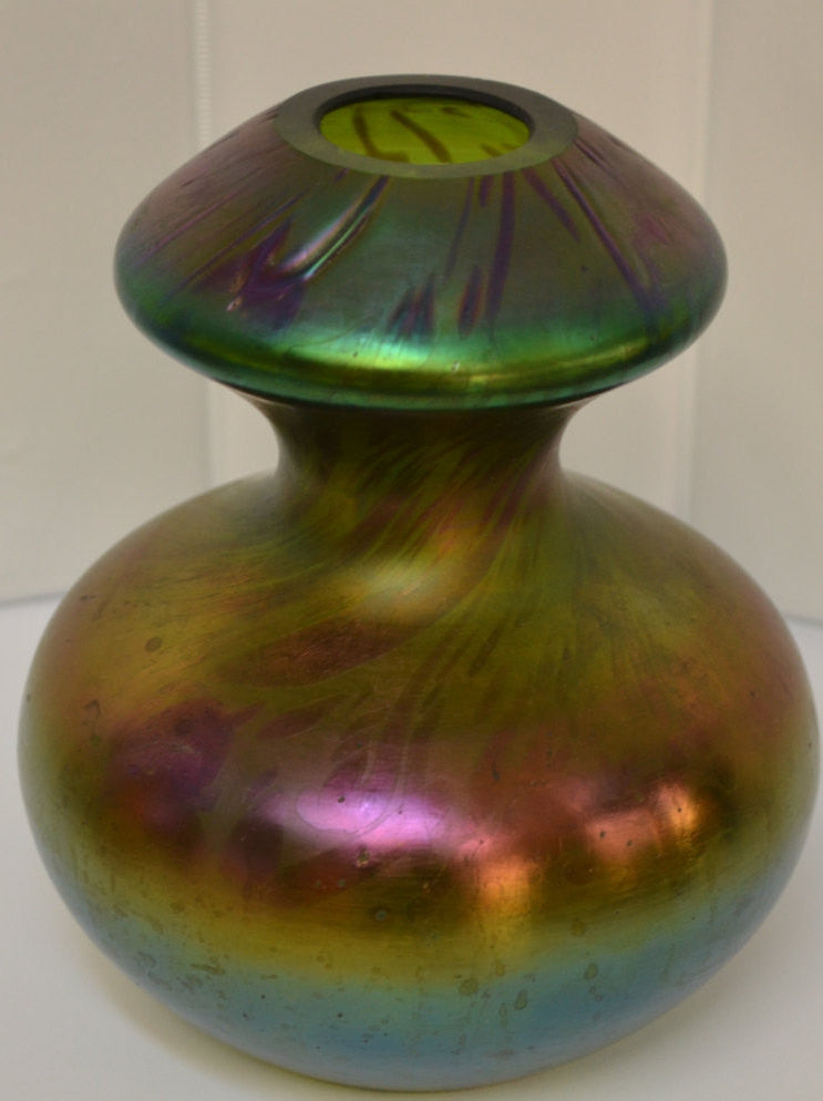 Kralik Austrian Art Glass Vase Purple Glatt Mica Inclusions Gourd Shape 6.5" Tall